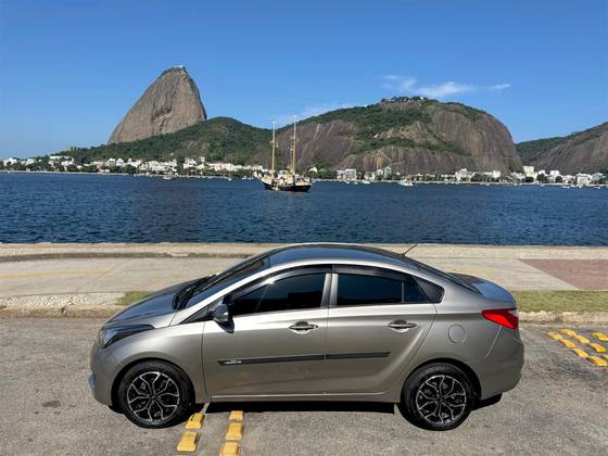 HYUNDAI HB20S 1.0 COMFORT PLUS 12V FLEX 4P MANUAL